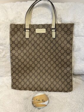 Gucci GG Canvas Supreme Flat Tote